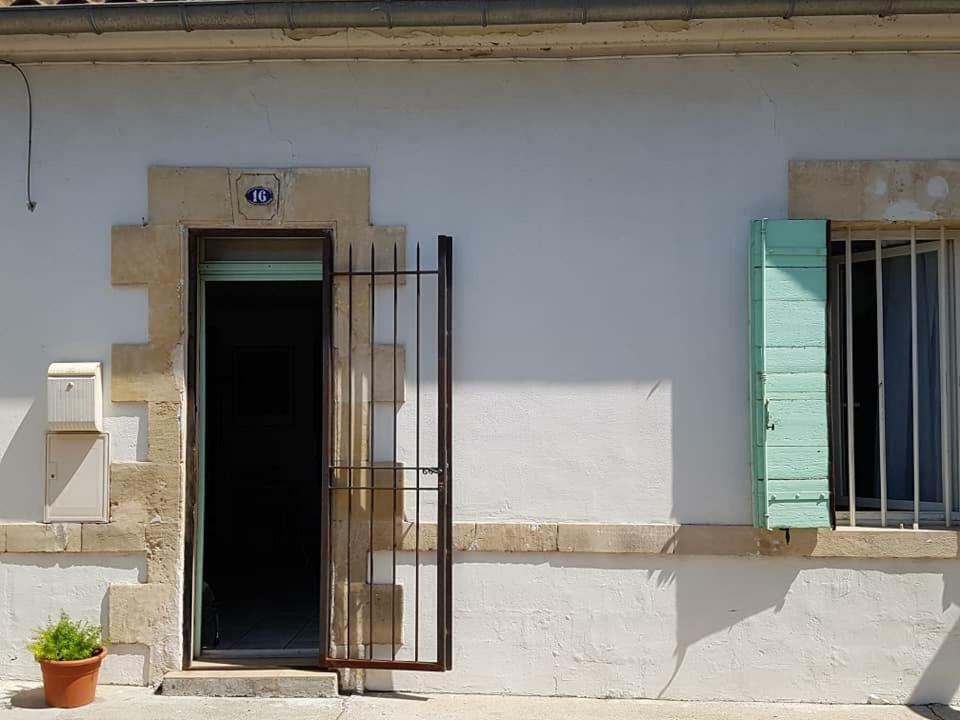 Jolie Petite Maison Idealement Situee アルル エクステリア 写真
